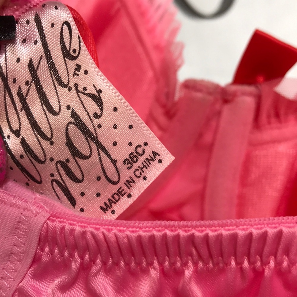 Victoria’s Secret - Picture 3 of 3